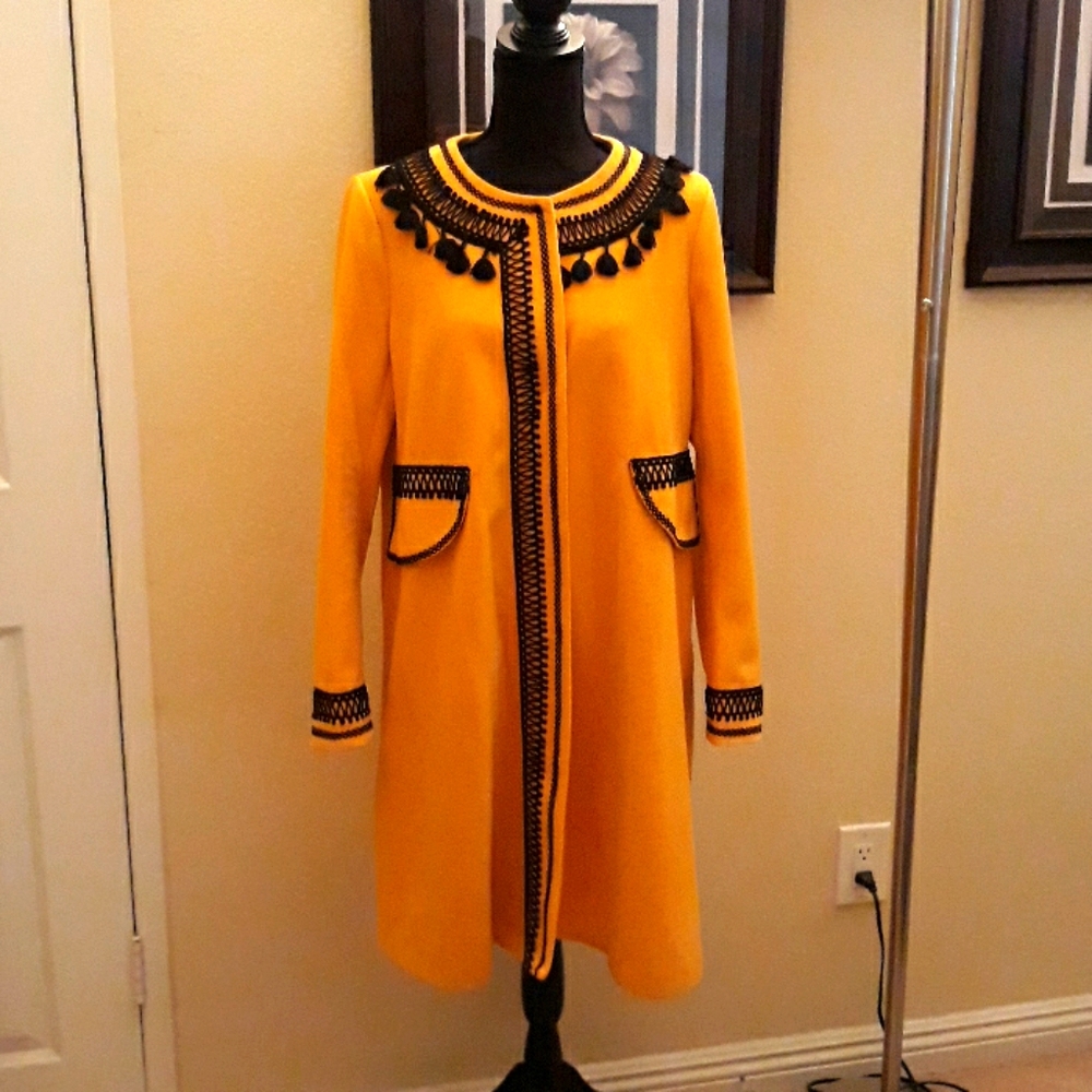 Ladies Coat - Picture 2 of 5